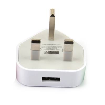 AD-10 – 4 USB PORT TRAVEL ADAPTER